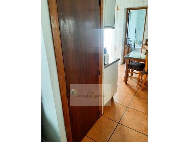 3 soveværelse Byhus til salg i Yunquera med garage - € 73.000 (Ref: 9804234)