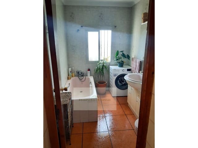 3 soveværelse Byhus til salg i Yunquera med garage - € 73.000 (Ref: 9804234)