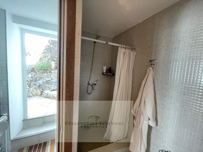 2 soverom Villa til salgs i Montejaque med svømmebasseng - € 178 000 (Ref: 9813797)