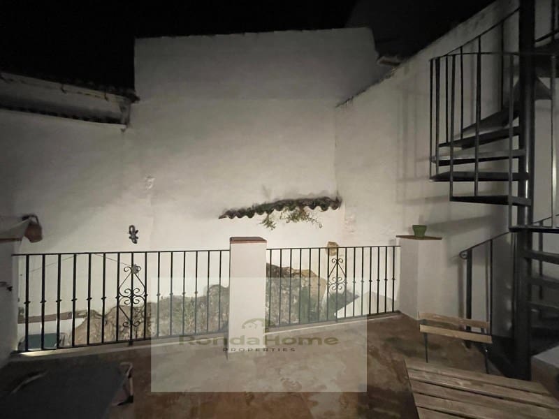 2 soverom Villa til salgs i Montejaque med svømmebasseng - € 178 000 (Ref: 9813797)