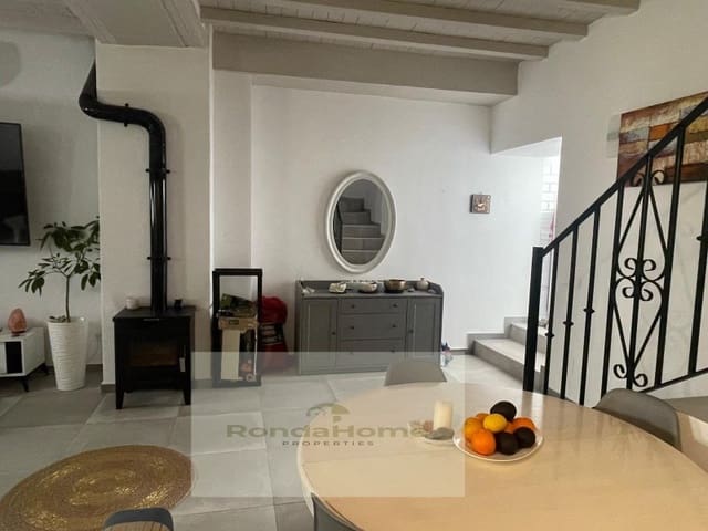 2 soverom Villa til salgs i Montejaque med svømmebasseng - € 178 000 (Ref: 9813797)