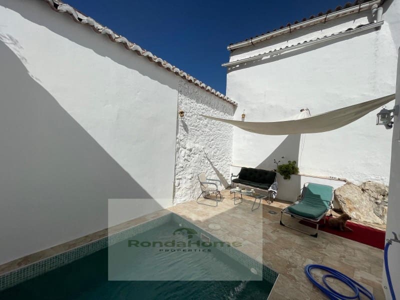 2 soverom Villa til salgs i Montejaque med svømmebasseng - € 178 000 (Ref: 9813797)