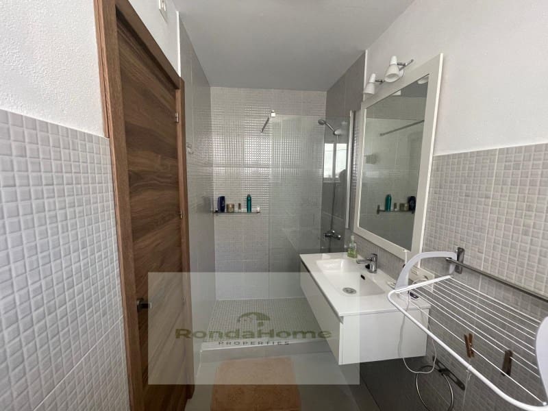 2 soverom Villa til salgs i Montejaque med svømmebasseng - € 178 000 (Ref: 9813797)