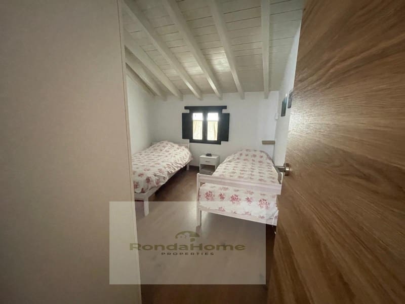 2 soverom Villa til salgs i Montejaque med svømmebasseng - € 178 000 (Ref: 9813797)
