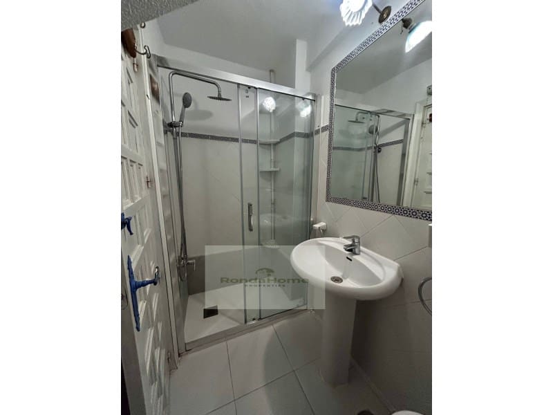 Casa de 2 habitaciones en Ronda en alquiler - 700 € (Ref: 9813798)