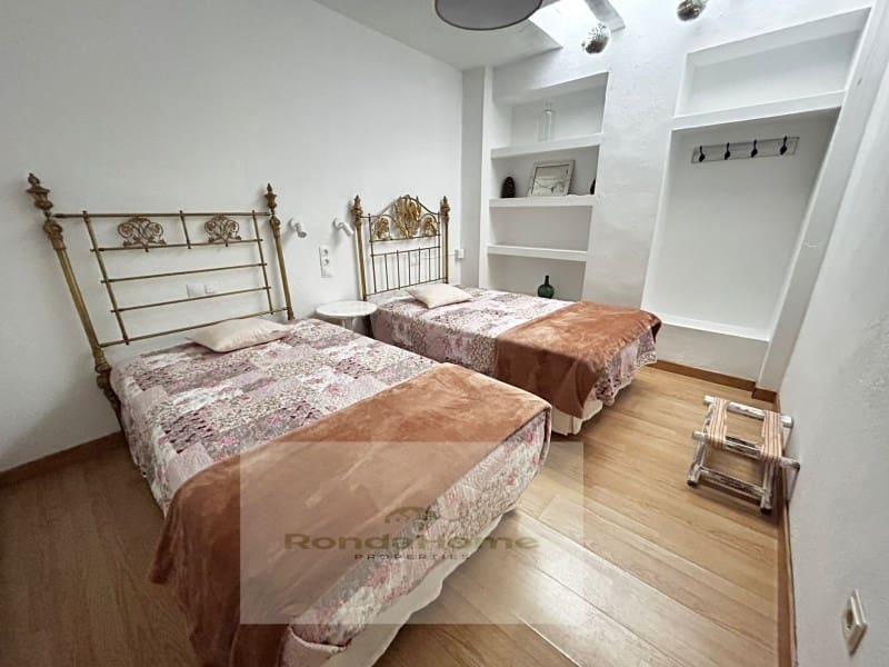 Casa de 2 habitaciones en Ronda en alquiler - 700 € (Ref: 9813798)