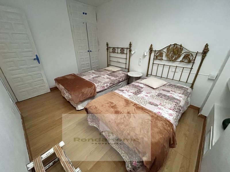 Casa de 2 habitaciones en Ronda en alquiler - 700 € (Ref: 9813798)