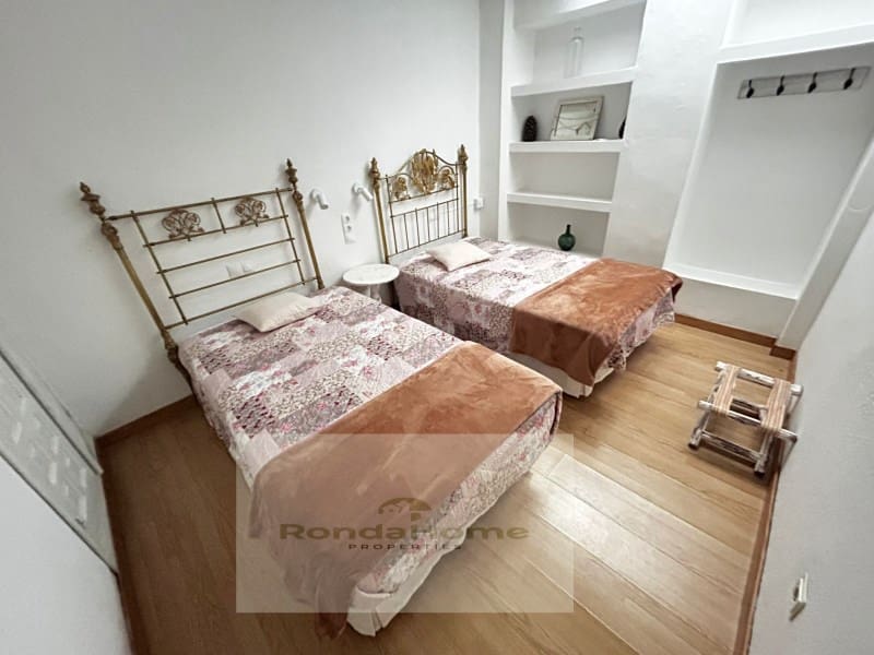Casa de 2 habitaciones en Ronda en alquiler - 700 € (Ref: 9813798)