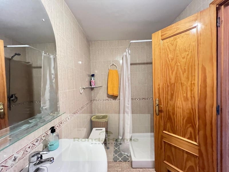 3 sypialnia Mieszkanie do wynajęcia w Benajarafe z basenem garażem - 1 190 € (Ref: 9818077)