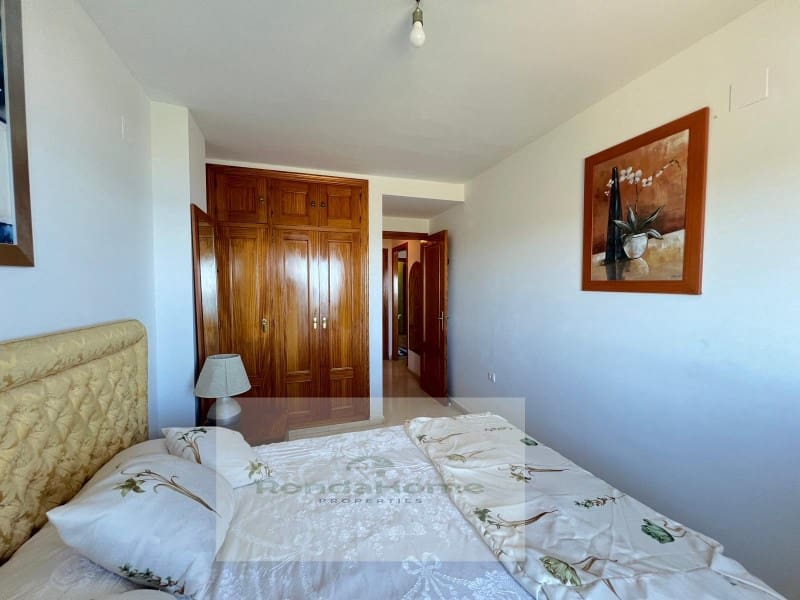3 sypialnia Mieszkanie do wynajęcia w Benajarafe z basenem garażem - 1 190 € (Ref: 9818077)