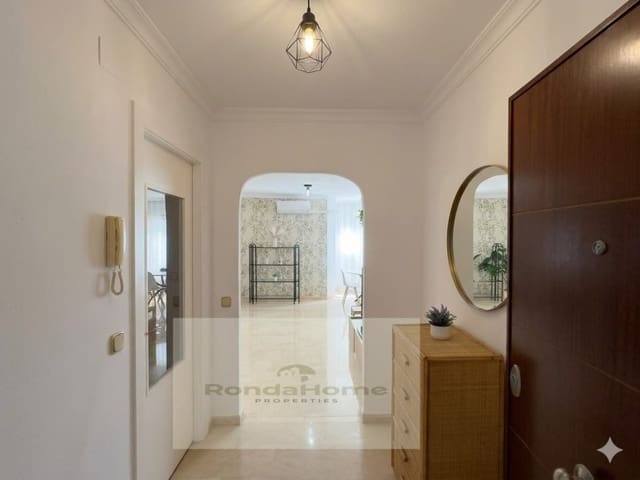 Piso de 3 habitaciones en Arroyo de la Miel, Benalmádena en alquiler con garaje - 1.450 € (Ref: 9818078)