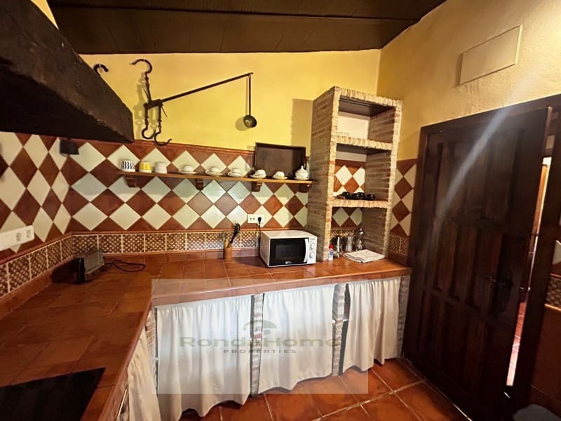 2 soverom Finca/Herregård til salgs i Ronda med svømmebasseng garasje - € 325 000 (Ref: 9820397)