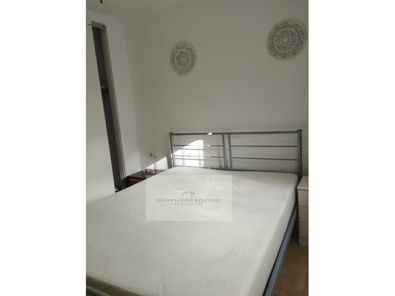 2 slaapkamer Flat te huur in Torremolinos - € 1.000 (Ref: 9826632)