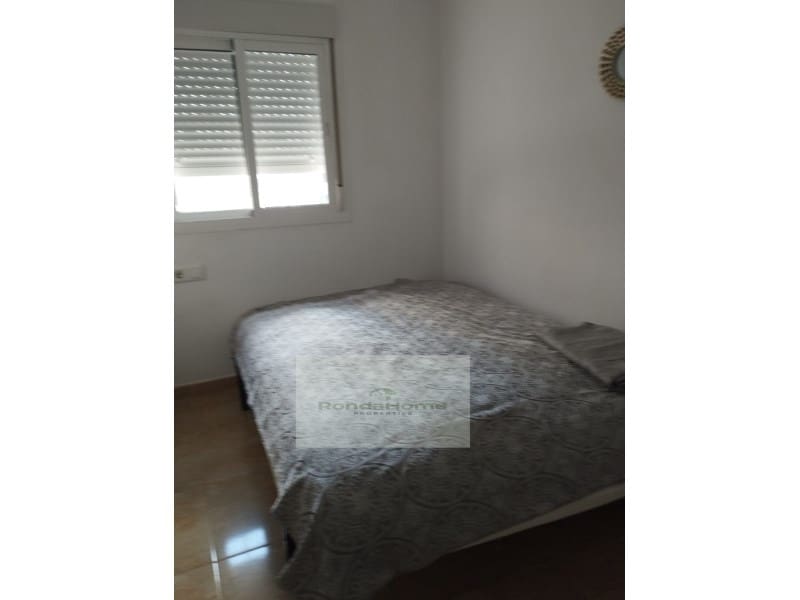 2 slaapkamer Flat te huur in Torremolinos - € 1.000 (Ref: 9826632)