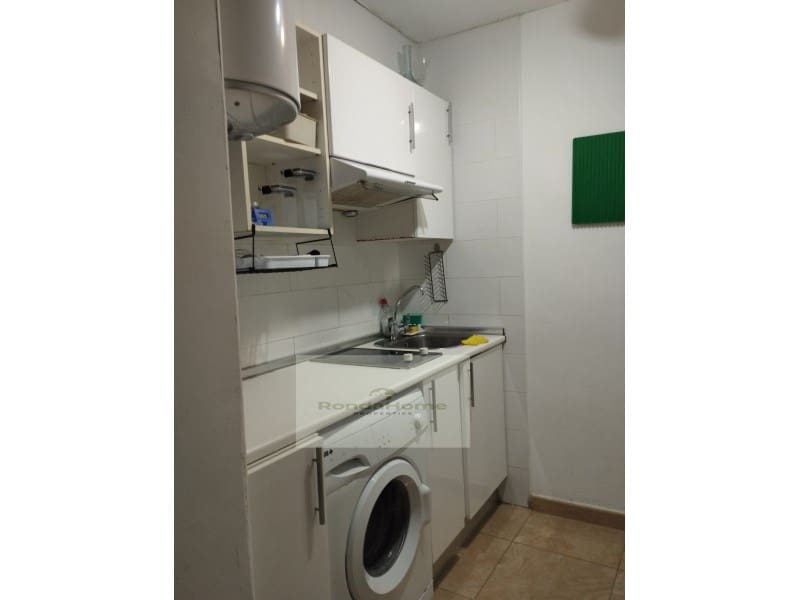 2 slaapkamer Flat te huur in Torremolinos - € 1.000 (Ref: 9826632)