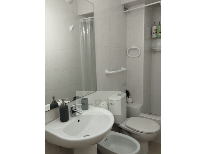 2 slaapkamer Flat te huur in Torremolinos - € 1.000 (Ref: 9826632)