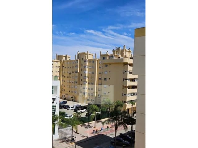 3 bedroom Flat for rent in Castillo Sohail, Fuengirola with garage - € 1,300 (Ref: 9836570)