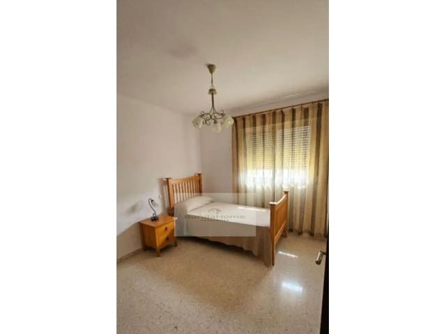 3 bedroom Flat for rent in Castillo Sohail, Fuengirola with garage - € 1,300 (Ref: 9836570)