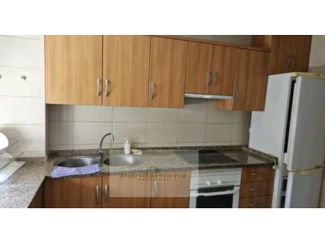 3 bedroom Flat for rent in Castillo Sohail, Fuengirola with garage - € 1,300 (Ref: 9836570)
