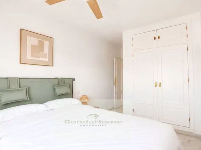 2 soverom Leilighet til salgs i Fuengirola med garasje - € 385 000 (Ref: 9836571)