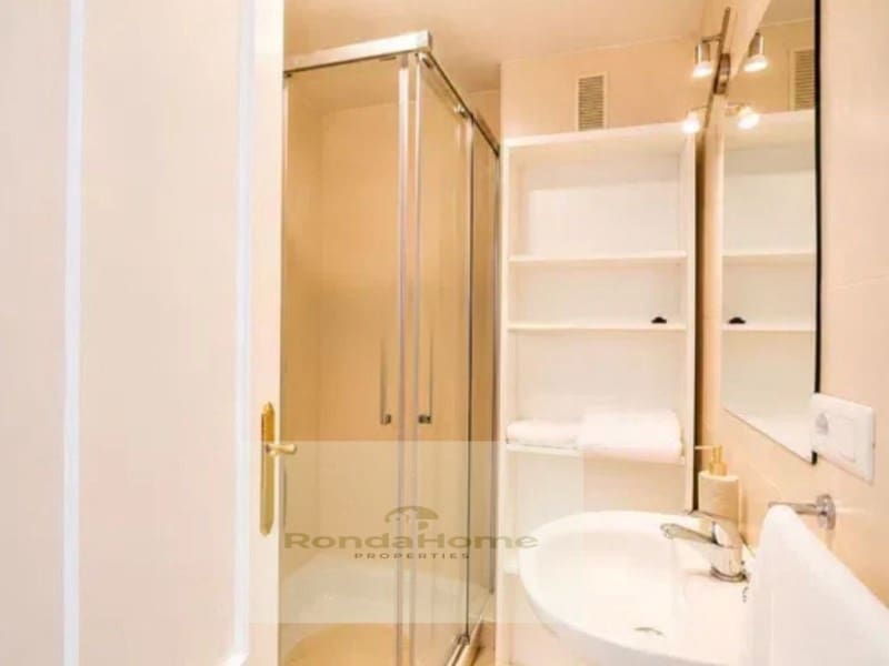 2 soverom Leilighet til salgs i Fuengirola med garasje - € 385 000 (Ref: 9836571)