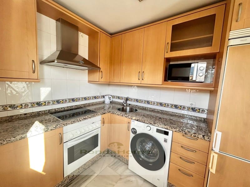 2 soverom Leilighet til salgs i Fuengirola med garasje - € 385 000 (Ref: 9836571)