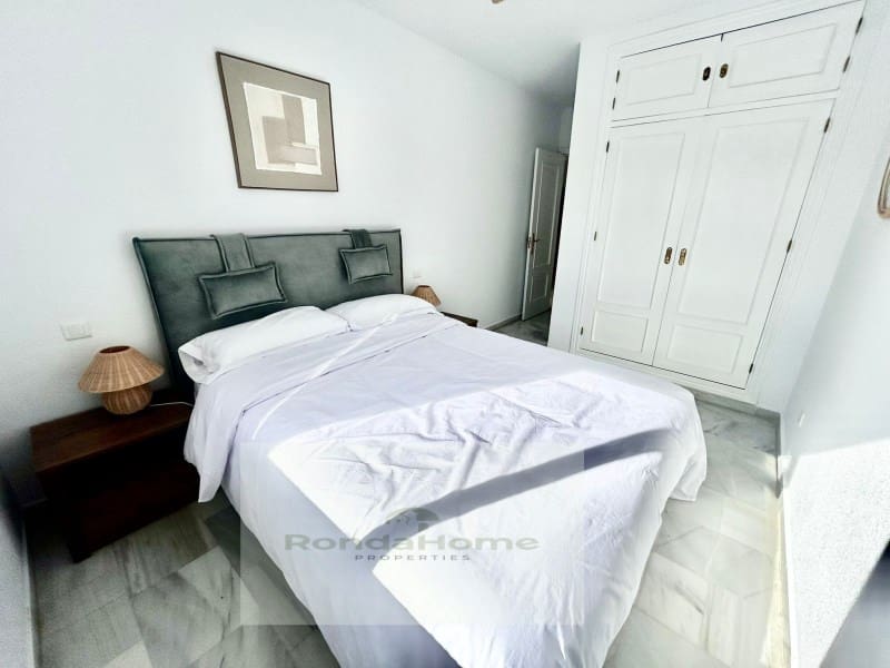 2 soverom Leilighet til salgs i Fuengirola med garasje - € 385 000 (Ref: 9836571)