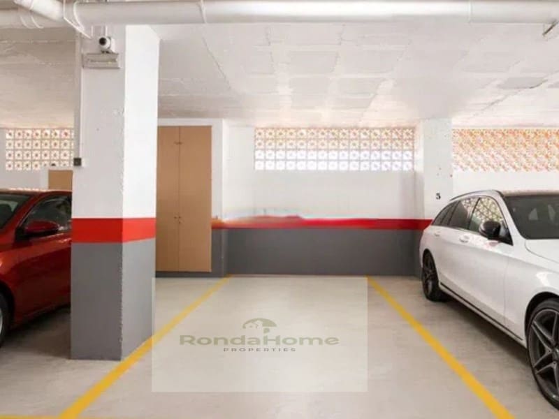 2 soverom Leilighet til salgs i Fuengirola med garasje - € 385 000 (Ref: 9836571)