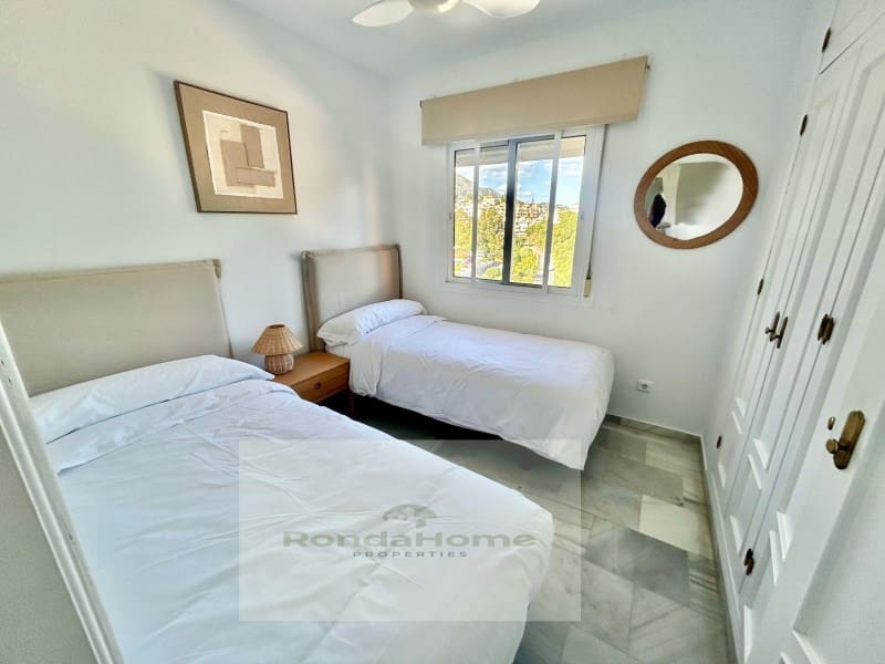 2 soverom Leilighet til salgs i Fuengirola med garasje - € 385 000 (Ref: 9836571)