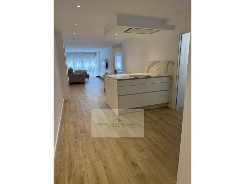 4 Zimmer Wohnung zu vermieten in Fuengirola mit Garage - 1.900 € (Ref: 9849625)