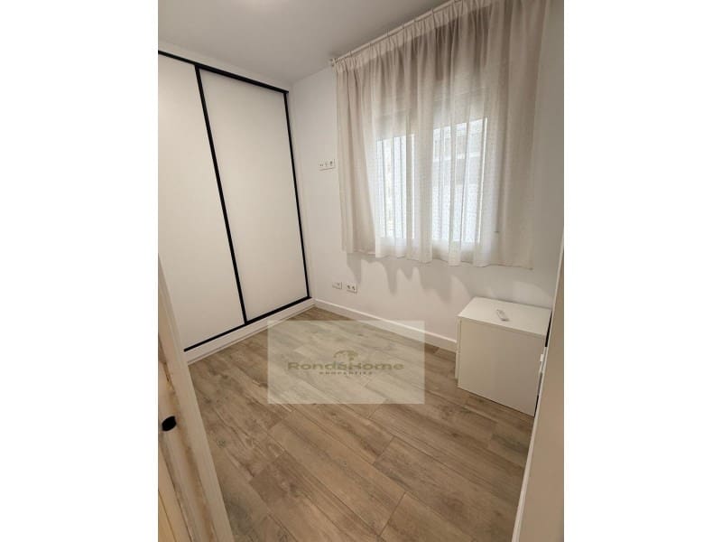 4 Zimmer Wohnung zu vermieten in Fuengirola mit Garage - 1.900 € (Ref: 9849625)