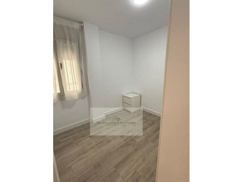 4 Zimmer Wohnung zu vermieten in Fuengirola mit Garage - 1.900 € (Ref: 9849625)