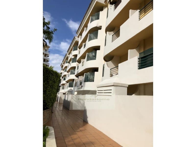 2 bedroom Flat for rent in Nueva Andalucia with pool garage - € 2,300 (Ref: 9865115)