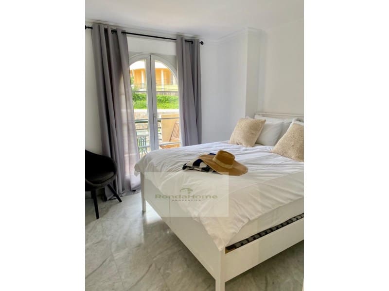 2 bedroom Flat for rent in Nueva Andalucia with pool garage - € 2,300 (Ref: 9865115)