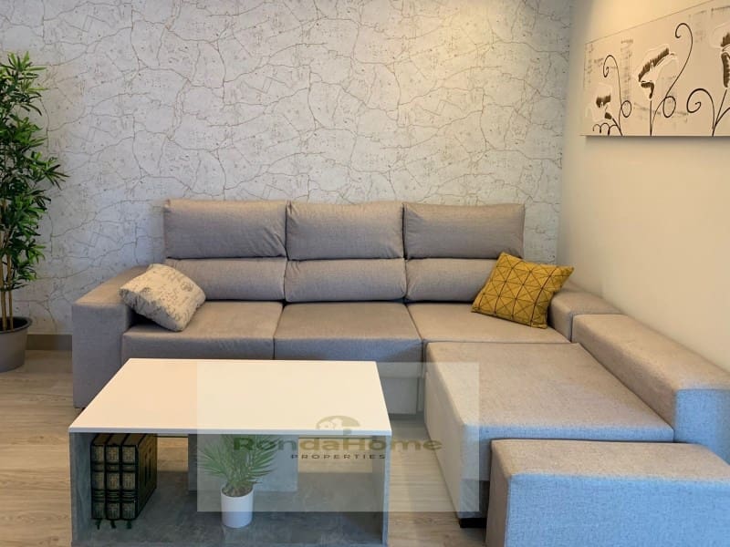 2 bedroom Villa for rent in Benalmadena with garage - € 2,290 (Ref: 9865116)