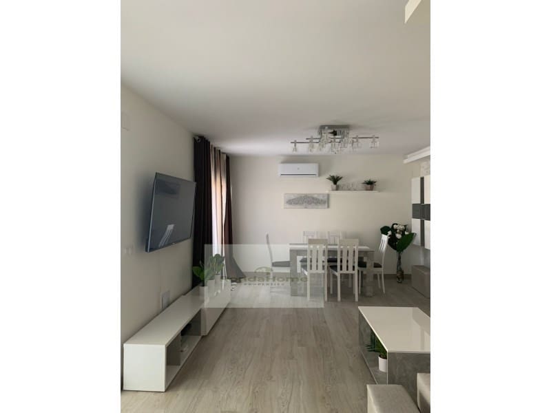 2 bedroom Villa for rent in Benalmadena with garage - € 2,290 (Ref: 9865116)