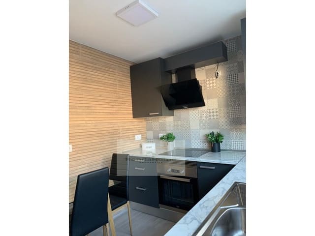 2 bedroom Villa for rent in Puerto Marina, Benalmádena with garage - € 2,290 (Ref: 9865116)