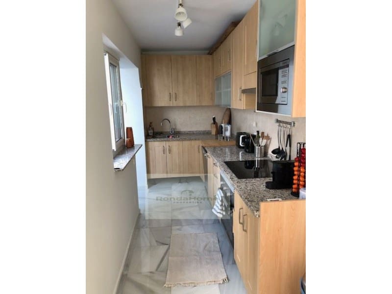 Piso de 2 habitaciones en New Golden Mile en alquiler con piscina - 1.300 € (Ref: 9878658)
