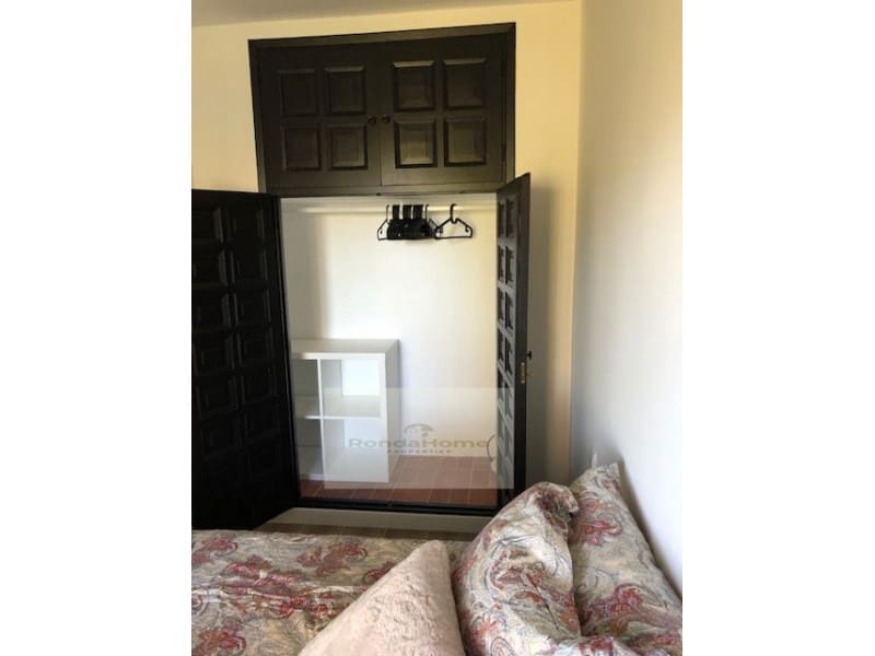 Piso de 2 habitaciones en New Golden Mile en alquiler con piscina - 1.300 € (Ref: 9878658)