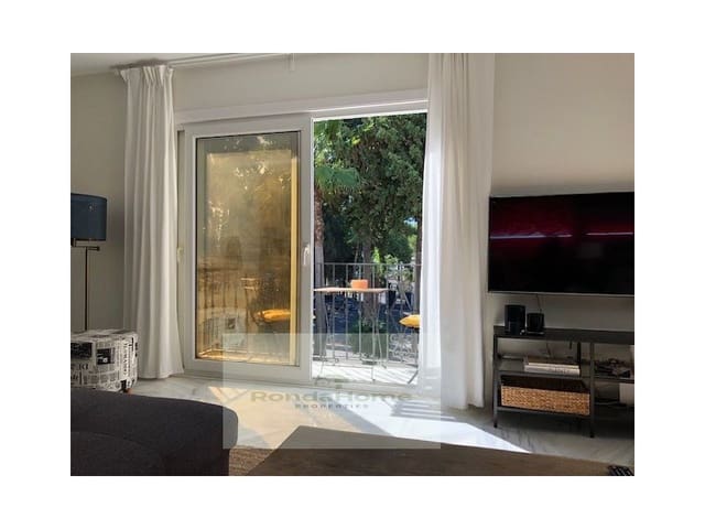 2 Zimmer Wohnung zu vermieten in Paraiso - Barronal, Estepona mit Pool - 1.300 € (Ref: 9878658)