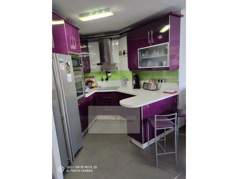 3 slaapkamer Flat te huur in Torremolinos met zwembad garage - € 1.850 (Ref: 9881805)