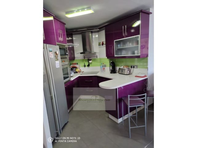 3 slaapkamer Flat te huur in Torremolinos met zwembad garage - € 1.850 (Ref: 9881805)