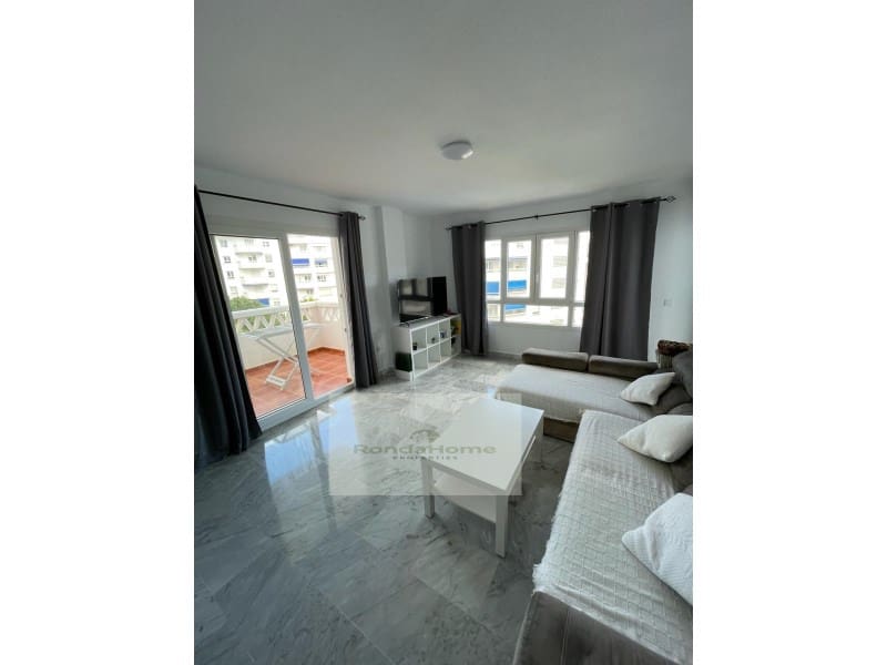 4 soverom Leilighet til leie i Nueva Andalucia med svømmebasseng garasje - € 2 000 (Ref: 9881806)