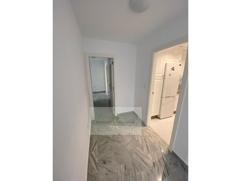 4 soverom Leilighet til leie i Nueva Andalucia med svømmebasseng garasje - € 2 000 (Ref: 9881806)
