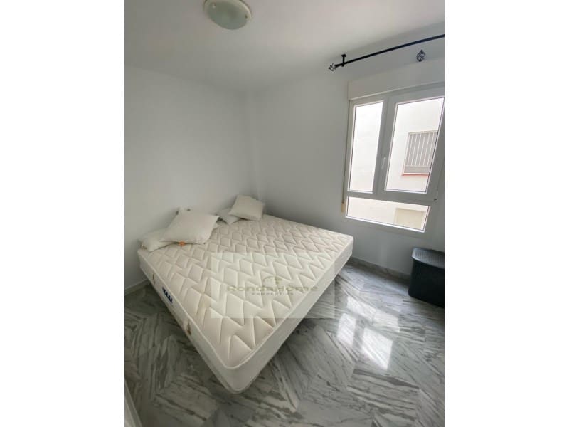 4 soverom Leilighet til leie i Nueva Andalucia med svømmebasseng garasje - € 2 000 (Ref: 9881806)
