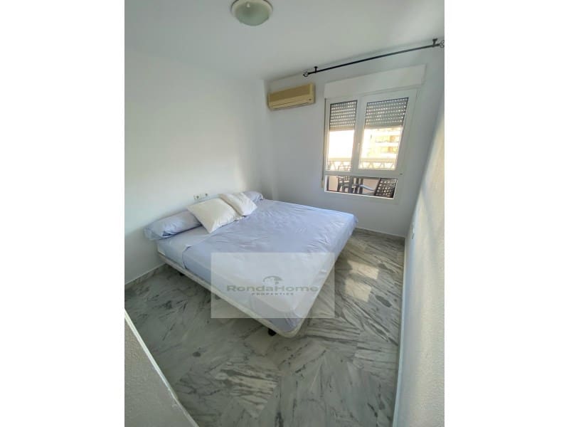 4 soverom Leilighet til leie i Nueva Andalucia med svømmebasseng garasje - € 2 000 (Ref: 9881806)