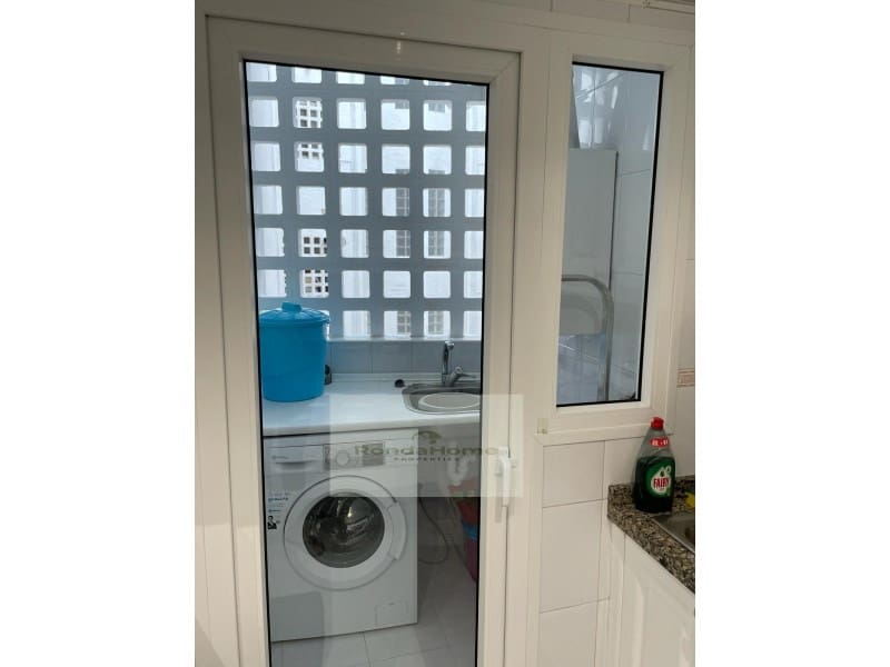 4 soverom Leilighet til leie i Nueva Andalucia med svømmebasseng garasje - € 2 000 (Ref: 9881806)