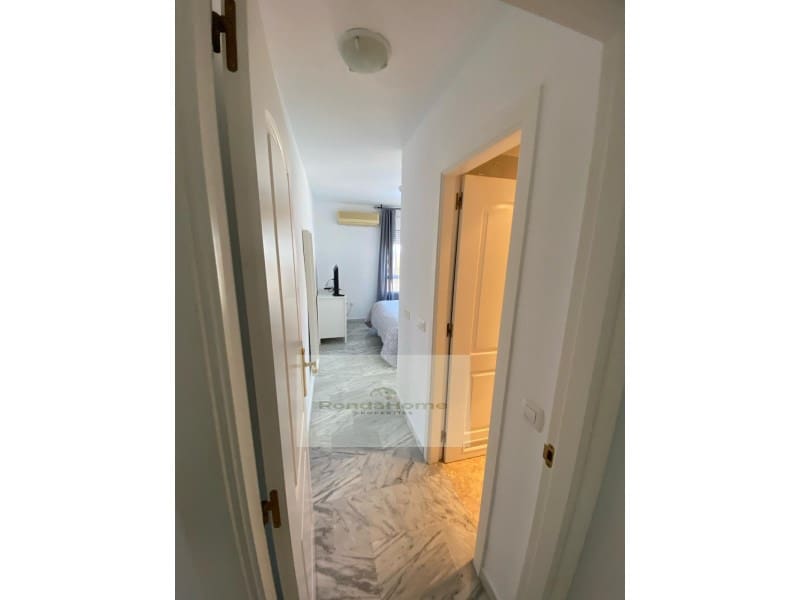 4 soverom Leilighet til leie i Nueva Andalucia med svømmebasseng garasje - € 2 000 (Ref: 9881806)