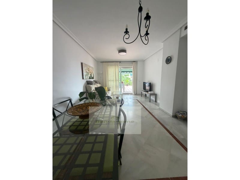 2 quarto Apartamento para arrendar em Nueva Andalucia com piscina garagem - 2 200 € (Ref: 9892204)