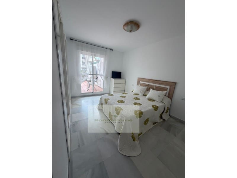 2 quarto Apartamento para arrendar em Nueva Andalucia com piscina garagem - 2 200 € (Ref: 9892204)